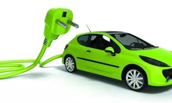 新能源汽车：未来出行的绿色选择